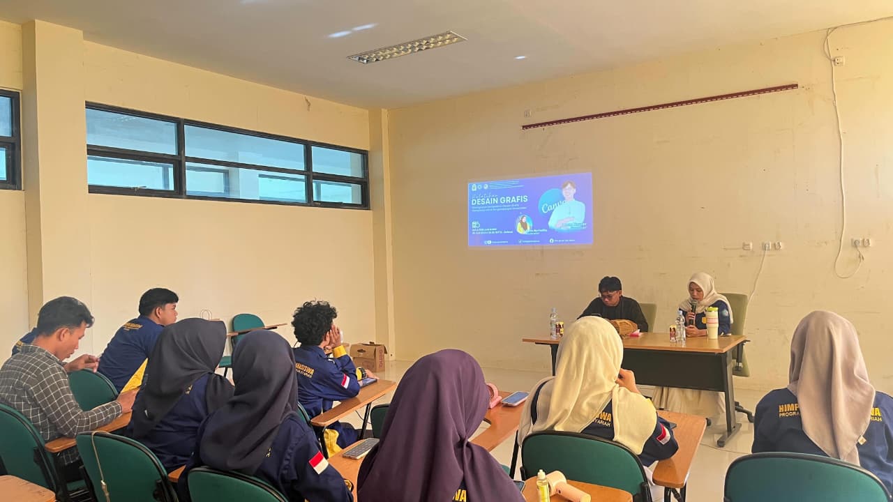 Improving Student Digital Skills, IAIN Bone Sharia Banking HMPS Holds Canva-Based Graphic Design Training